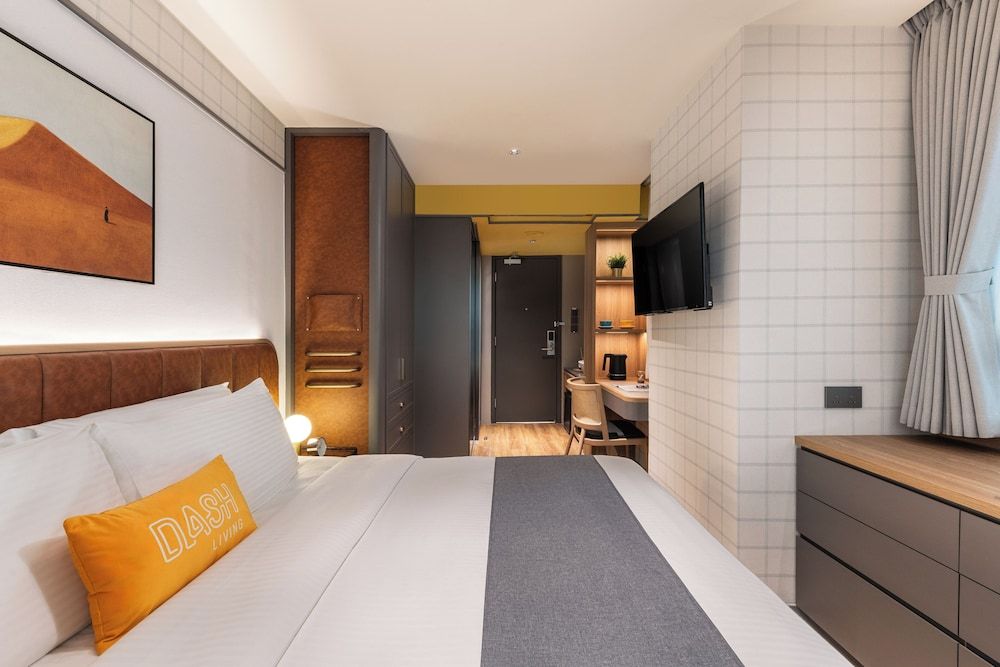 Dash Living On Hollywood Premier Queen Room 2