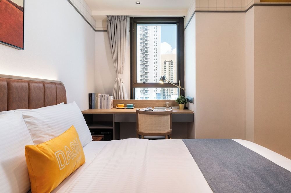 Deluxe Queen Room