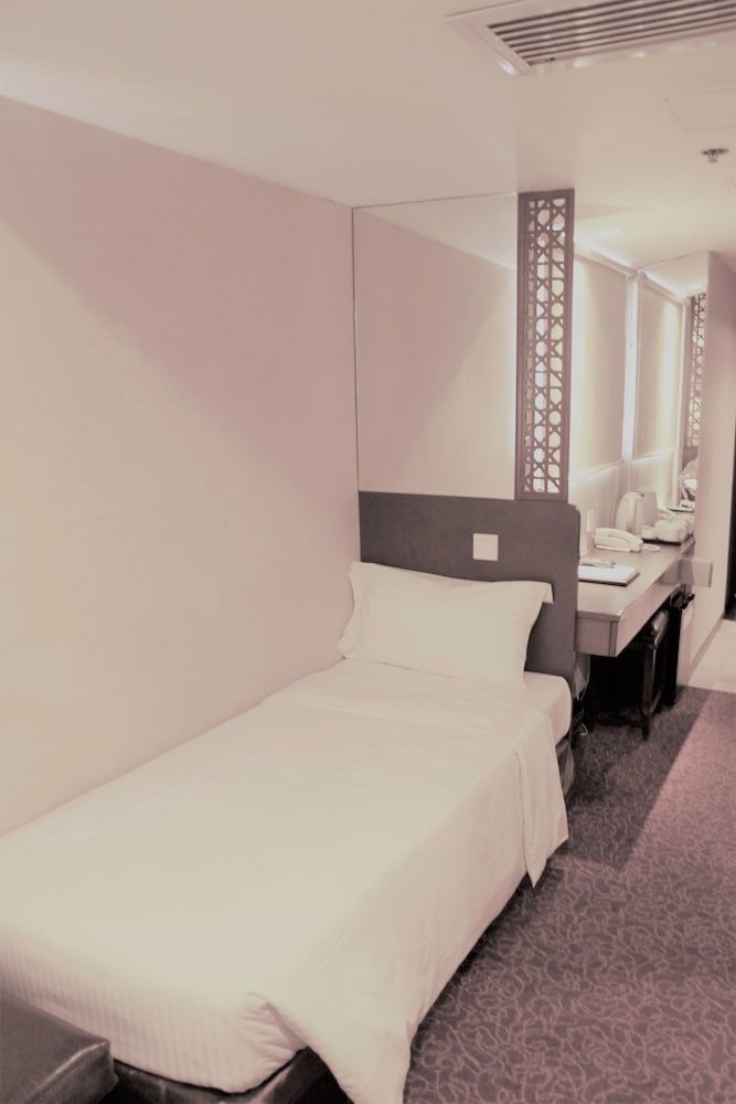 undefined Oriental Lander Hotel 9