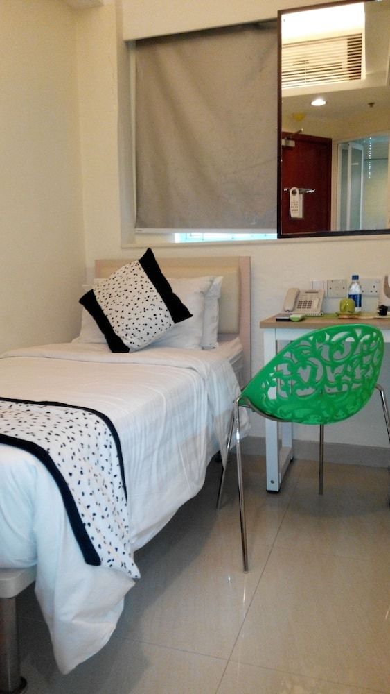 undefined Harbour Inn 2