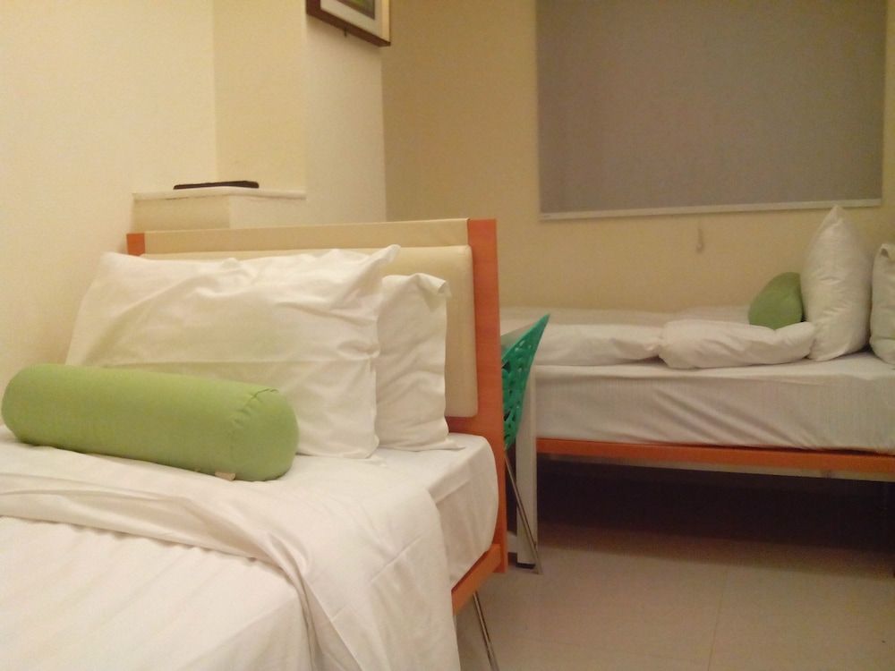 Harbour Inn Standard Twin Room