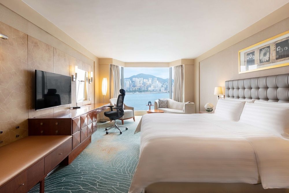 Horizon Club Deluxe Harbour View King Room with Club Lounge Access