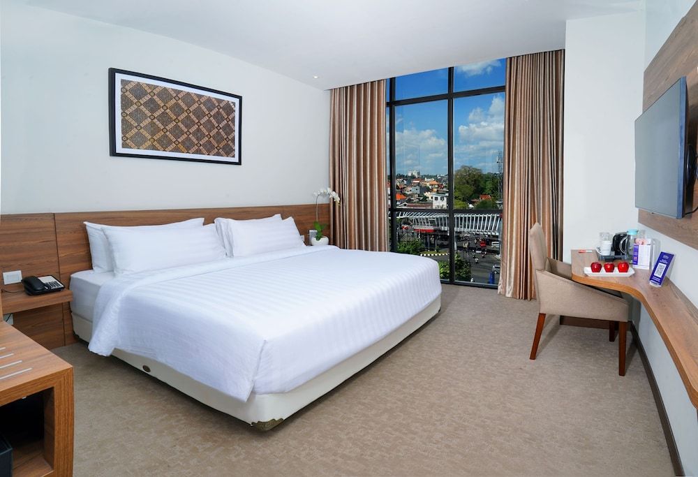 Aston Inn Pandanaran - Semarang Superior Room