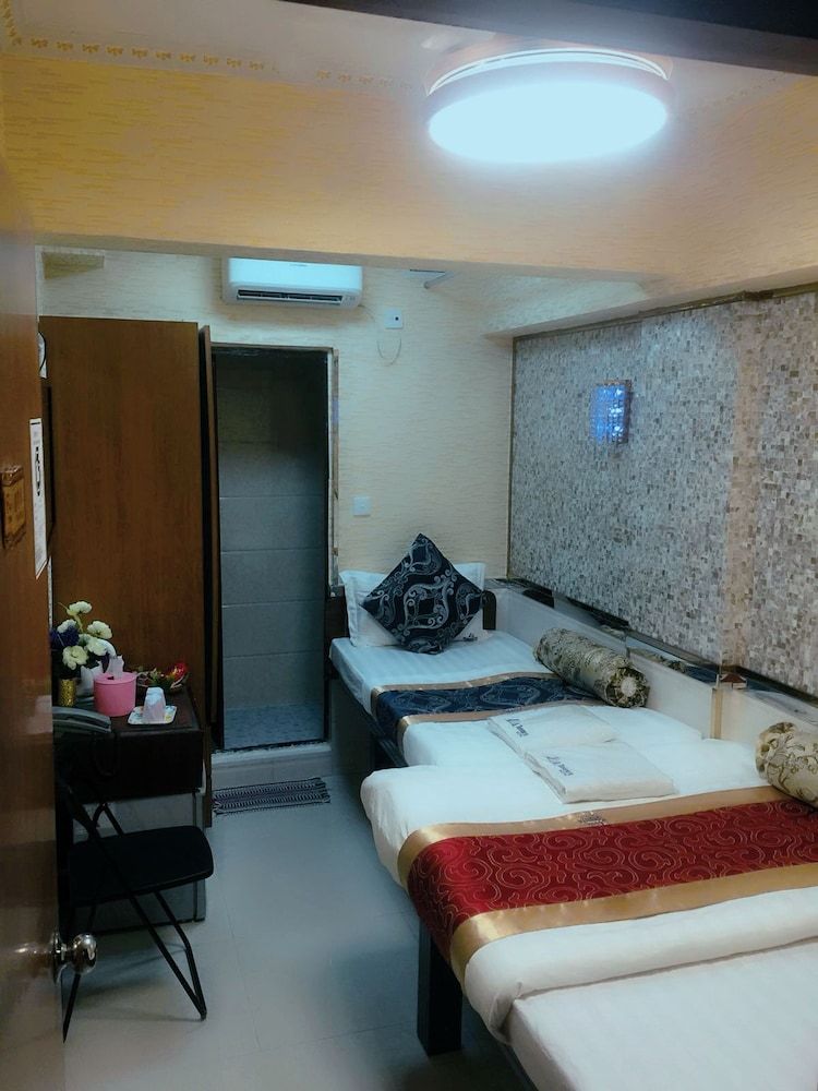 Toronto Motel Triple Room 6