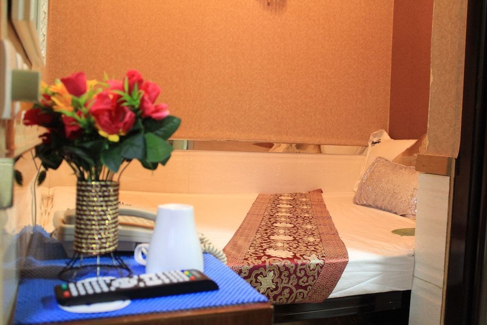 Toronto Motel Single Room 3