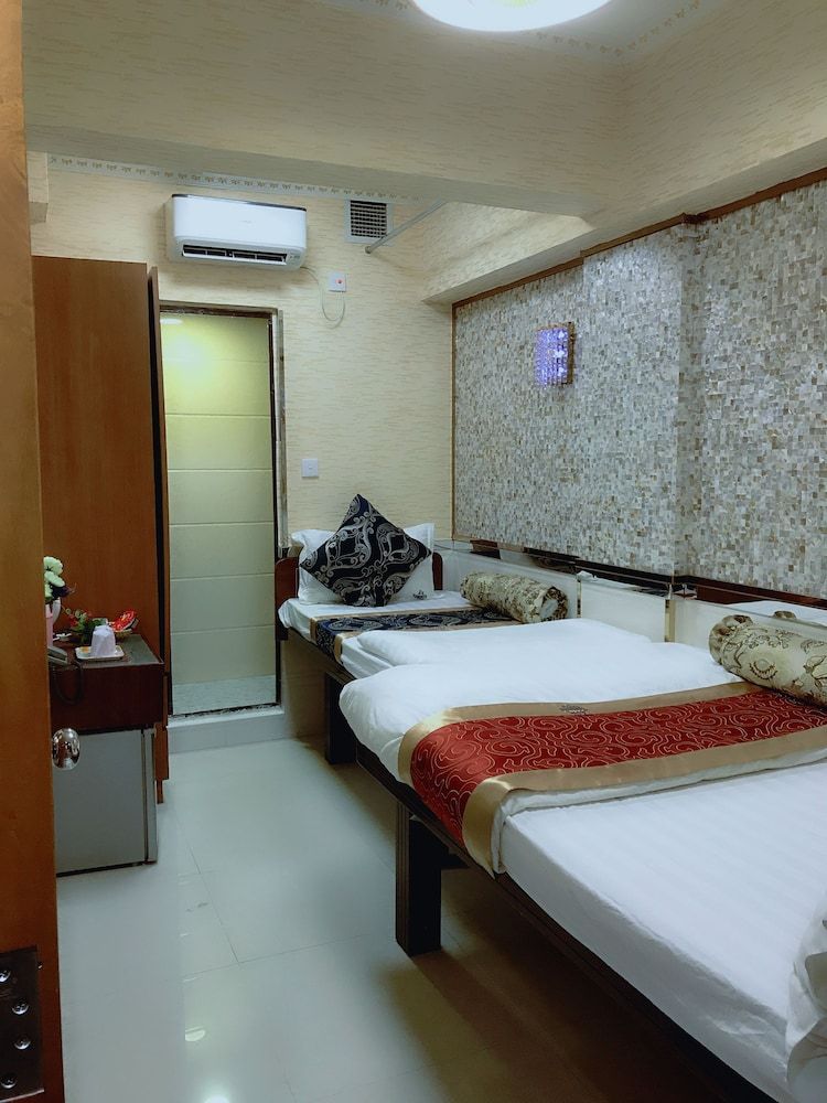 Toronto Motel Triple Room