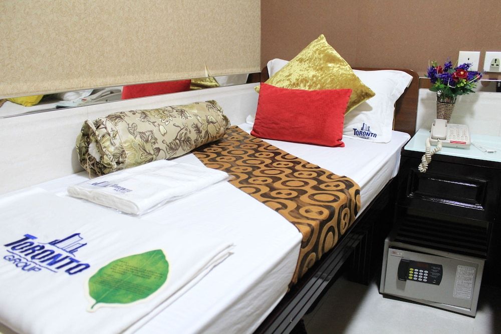 Toronto Motel Single Room 2