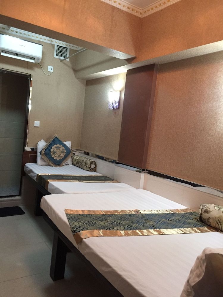 Toronto Motel Triple Room 3