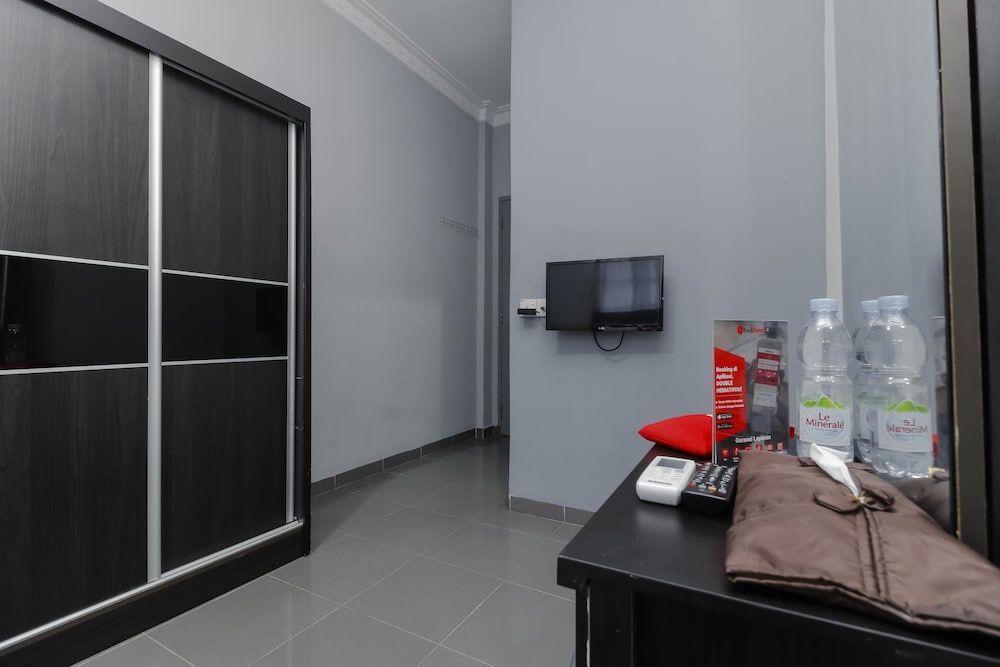 undefined RedDoorz Plus near Batam City Square 10