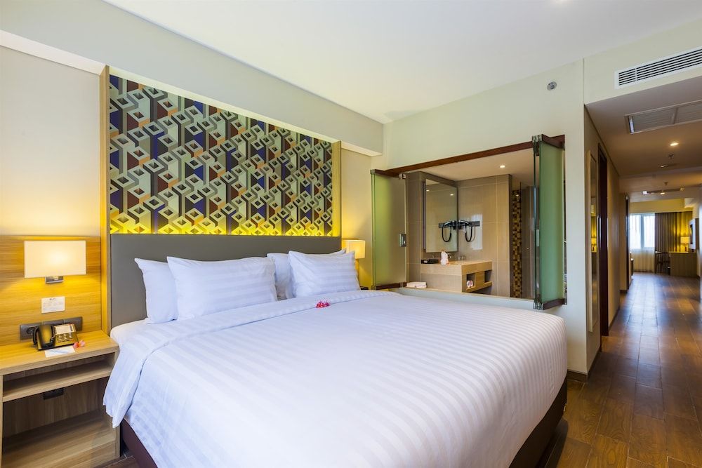 Junior Suite, 1 King Bed, Non Smoking (Living Room)