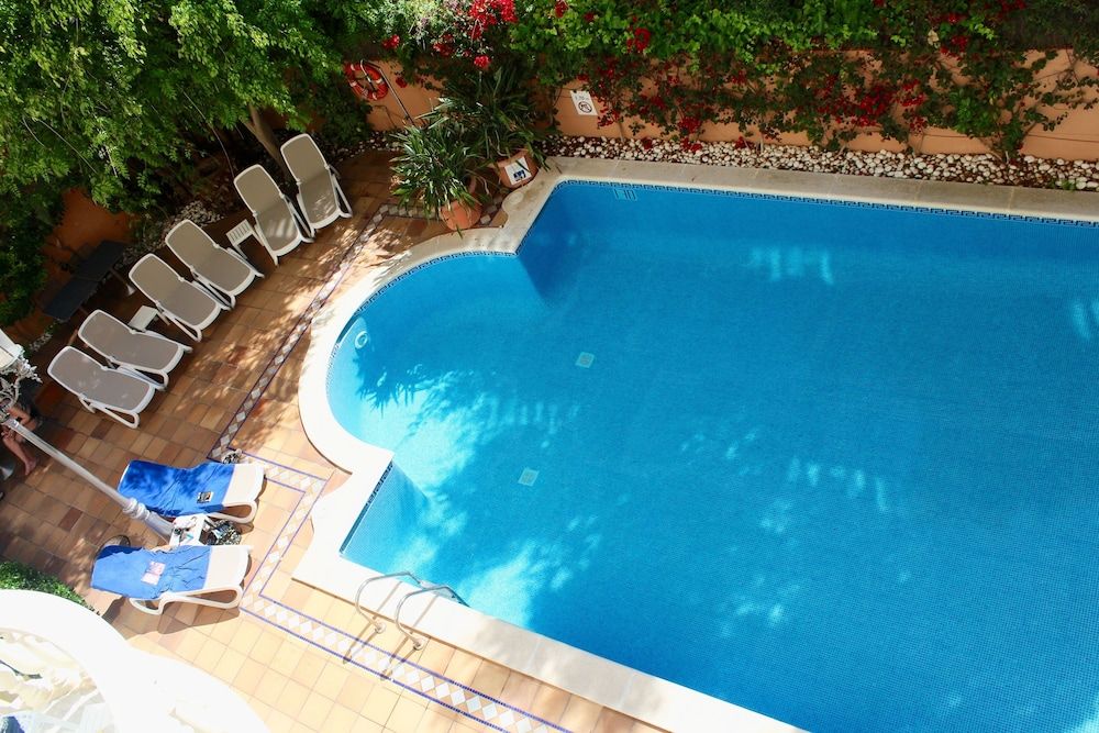 Hotel URH Sitges Playa Double Room, Pool View 14