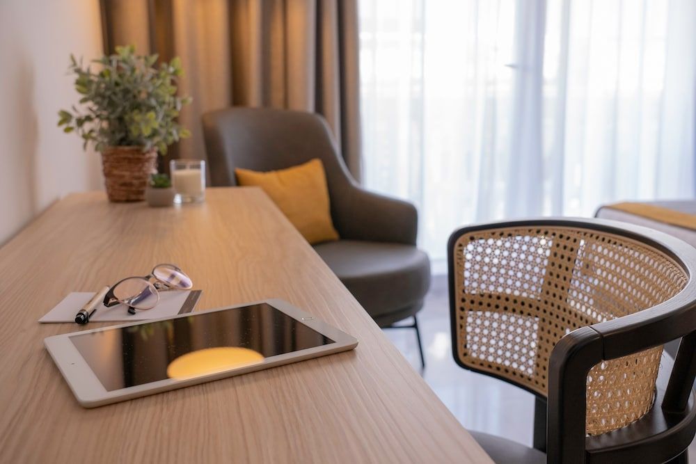 Hotel URH Sitges Playa Superior Single Room, Partial Sea View 11