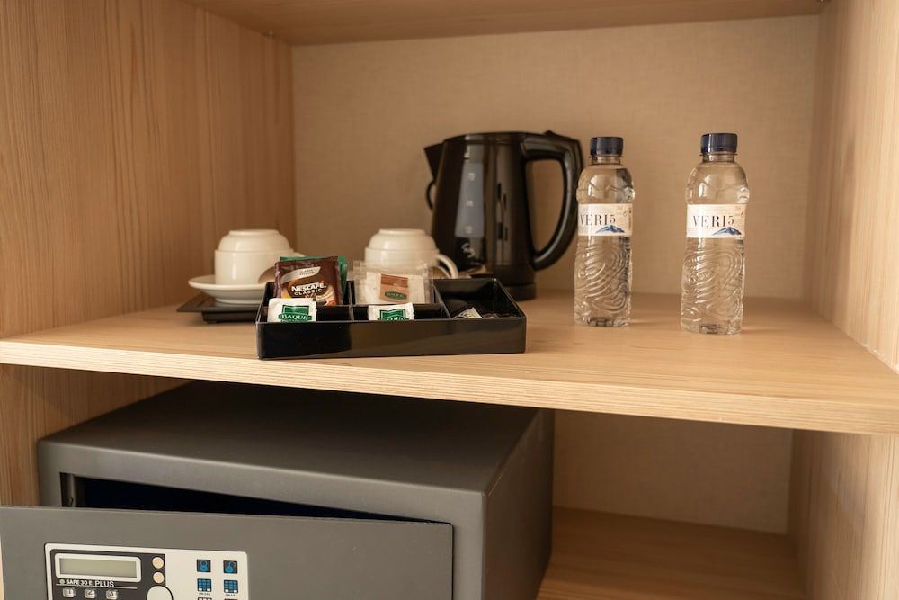 Hotel URH Sitges Playa Superior Single Room, Partial Sea View 4