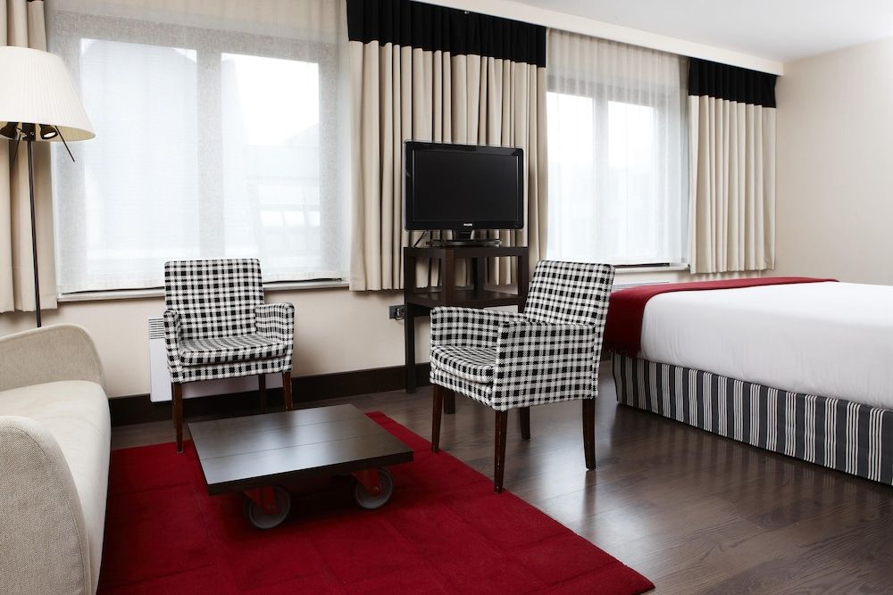 Junior Suite (Extra Bed 2 adults + 1 child)