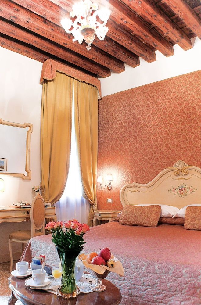 undefined Apostoli Palace 4