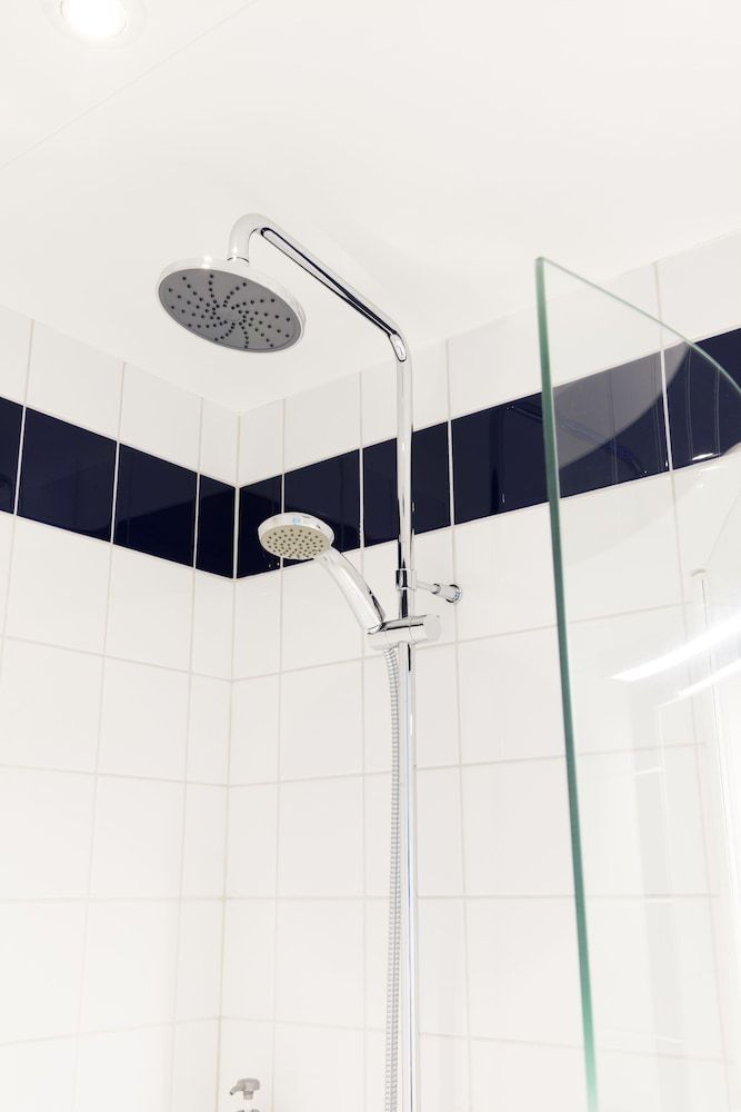 Welcome Hotel Twin Room (no pool/spa included) 4