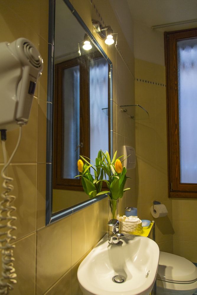 Taverna San Lio Family Room