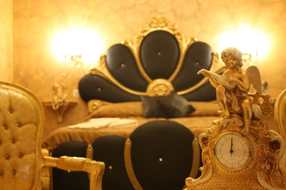 undefined Pope's Suites 6