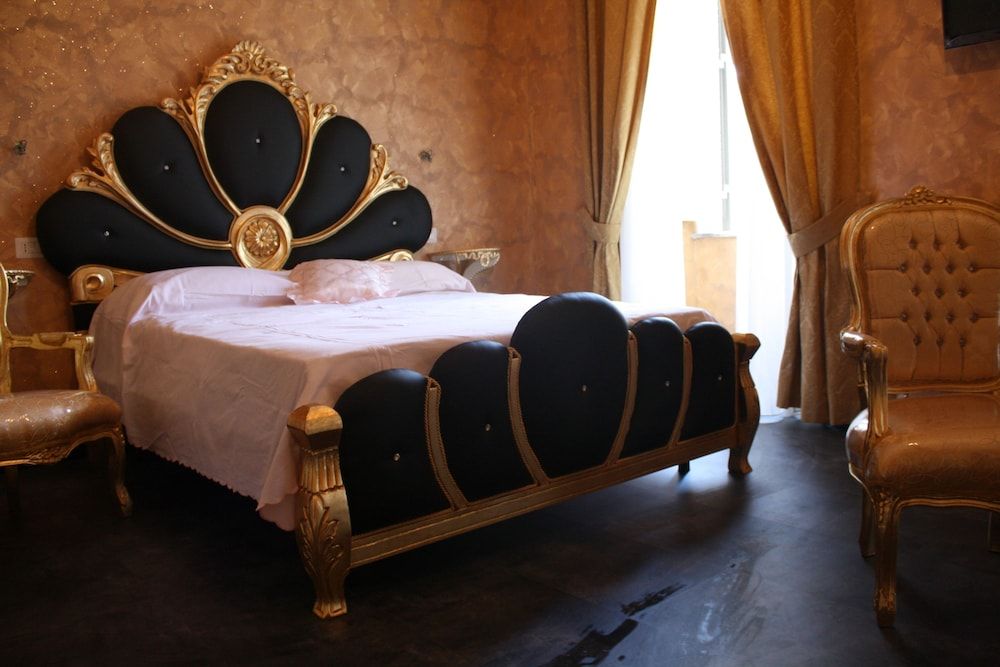 undefined Pope's Suites 5