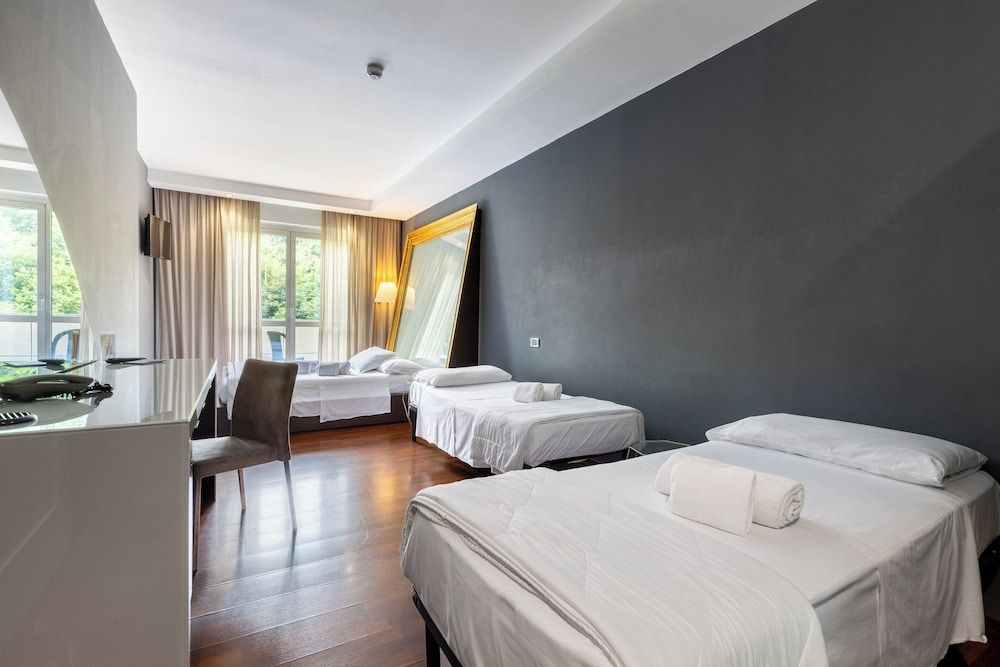 Aston Hotel Quadruple Room 3