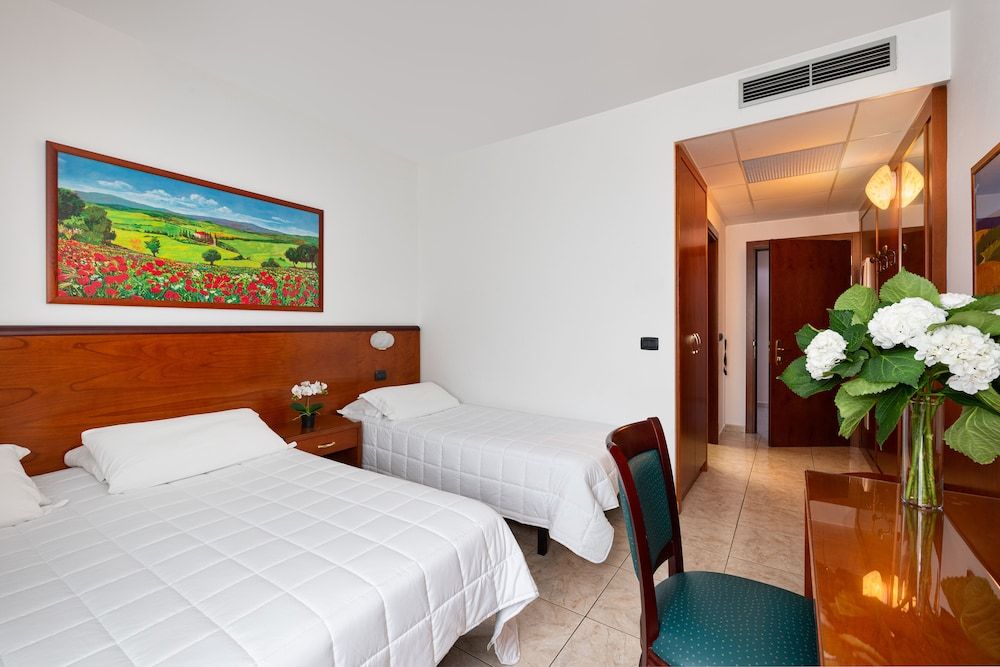 Rivoli Hotel Comfort Triple Room