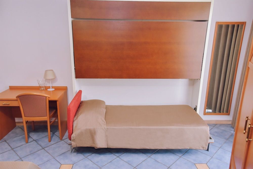 Hotel Piccolo Sogno Triple Room (with internal private bathroom) 12