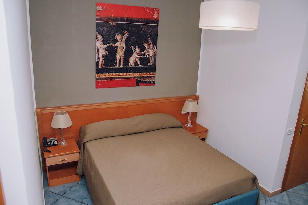 Hotel Piccolo Sogno Quadruple Room (with internal private bathroom) 9