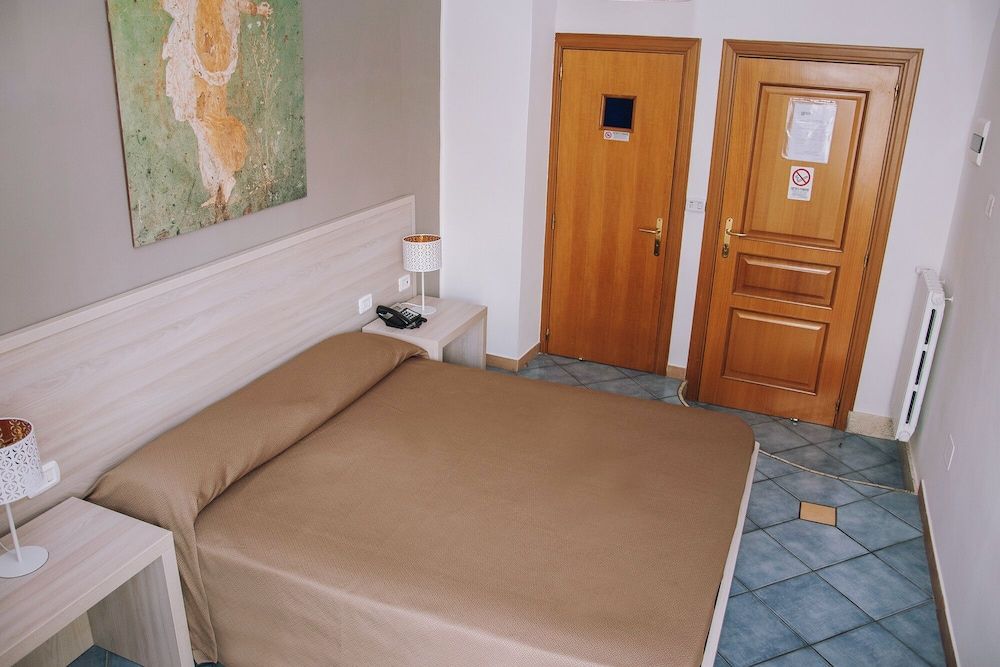Hotel Piccolo Sogno Double Room (with internal private bathroom) 13