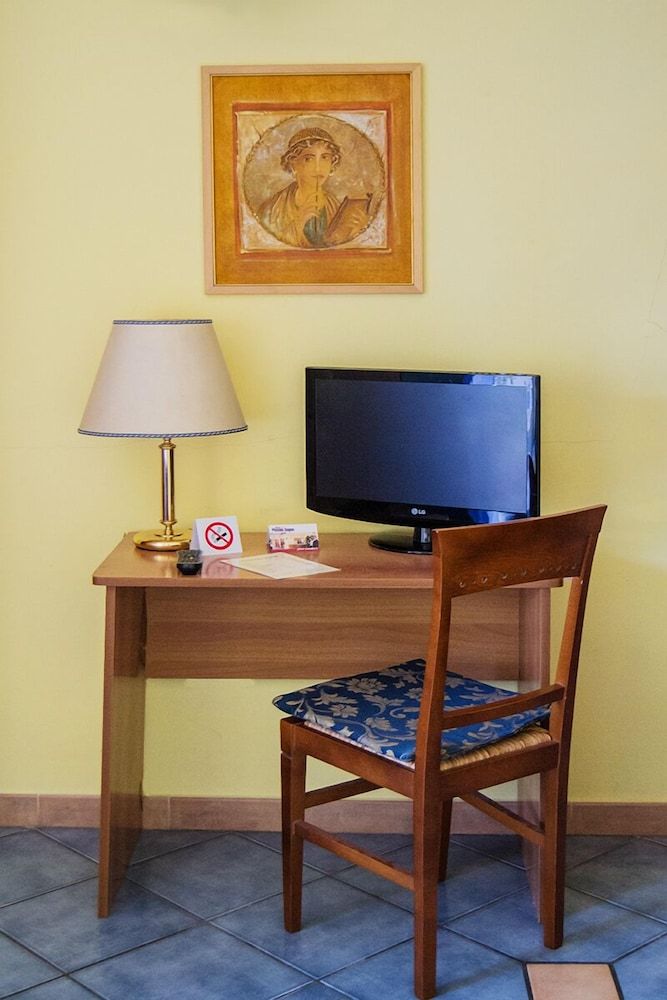 Hotel Piccolo Sogno Triple Room (with internal private bathroom) 16