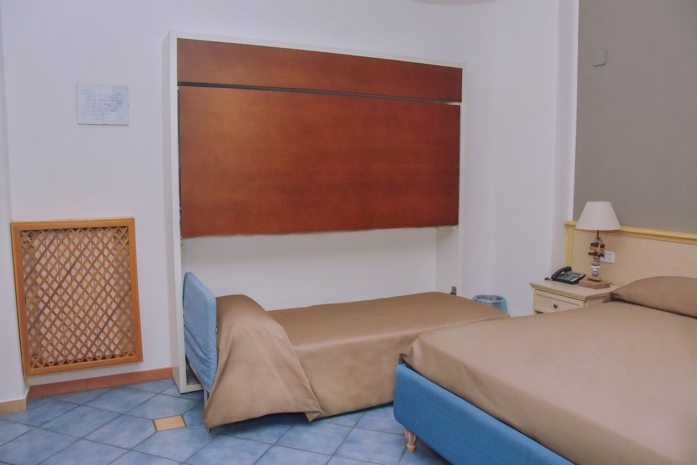 Hotel Piccolo Sogno Triple Room (with internal private bathroom) 14