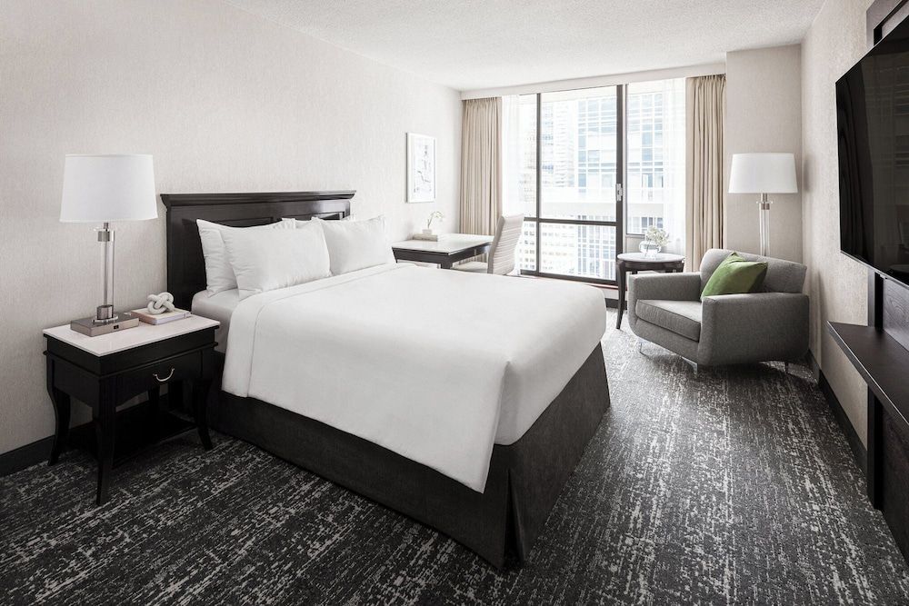 undefined Chelsea Hotel, Toronto 4