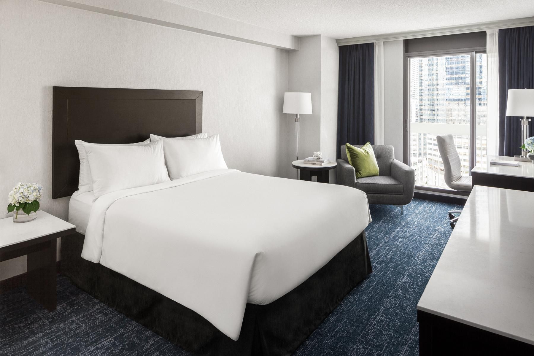 undefined Chelsea Hotel, Toronto 9