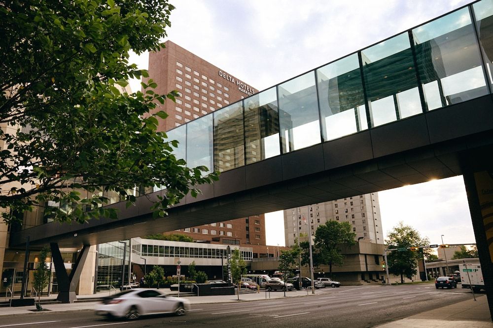 undefined Delta Hotels by Marriott Calgary Downtown 4