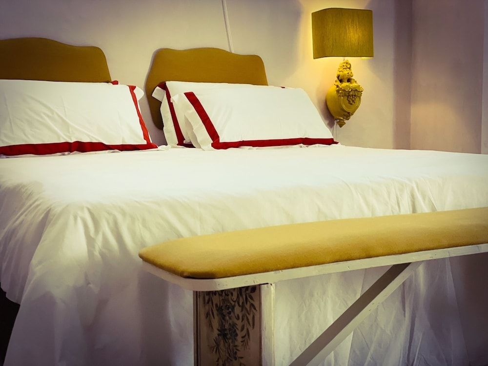 Luxury Condo, 1 Queen Bed, Pool Access, Pool View