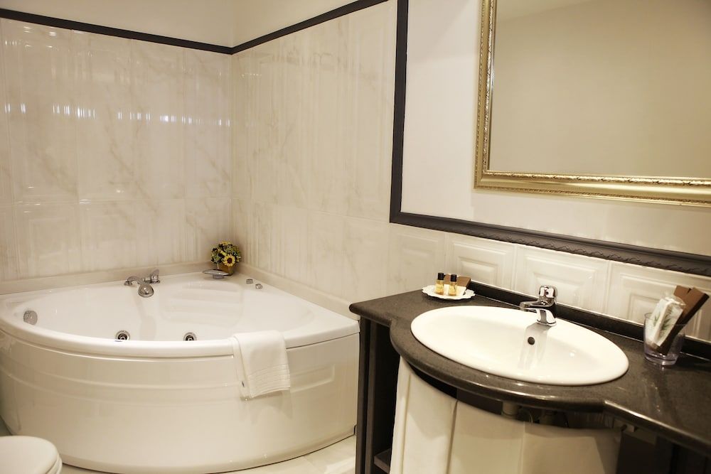 Jetted Tub