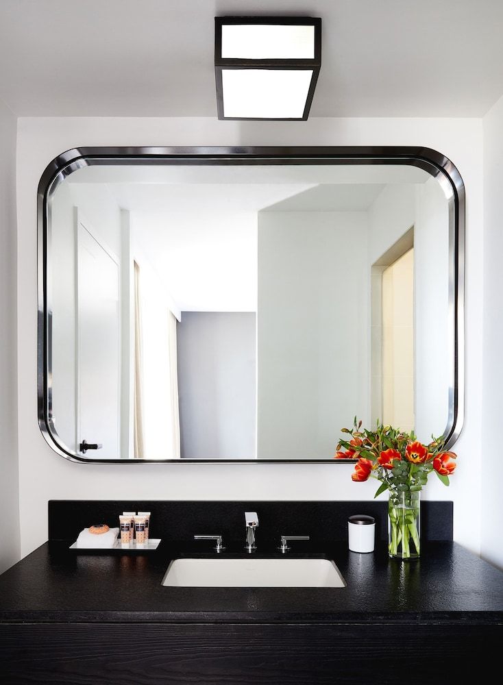 Hotel Kabuki, part of JdV by Hyatt Room, 1 King Bed 2