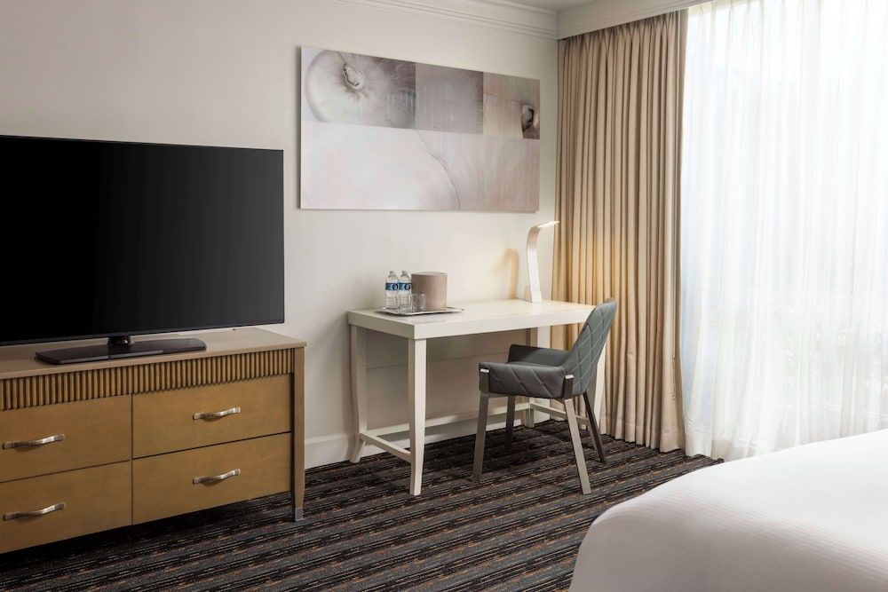 undefined DoubleTree by Hilton San Diego Bayside 3