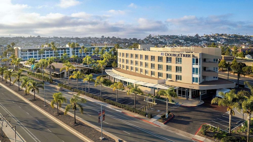 undefined DoubleTree by Hilton San Diego Bayside 6