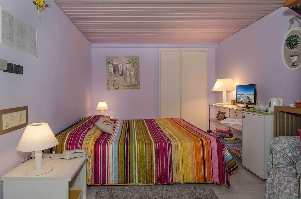 Hotel Rex Family Room, 2 Bedrooms 4