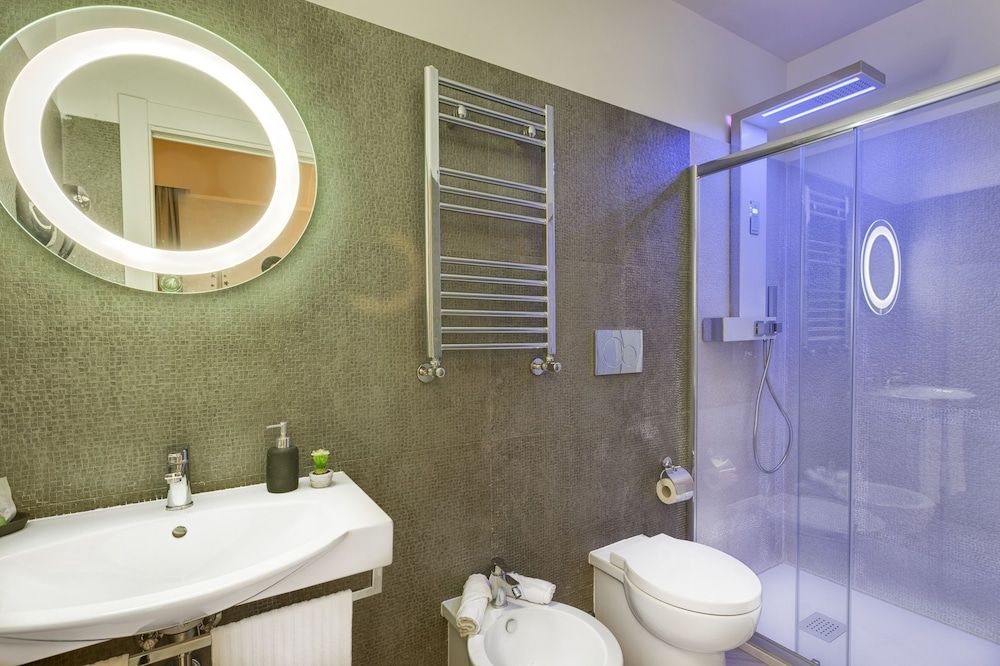 Excellence Suite Deluxe Double Room, 1 Double Bed 8