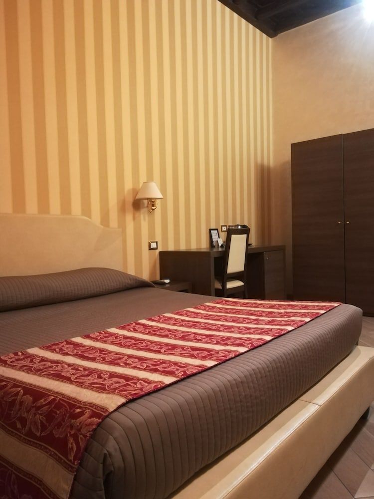 undefined Excellence Suite 4