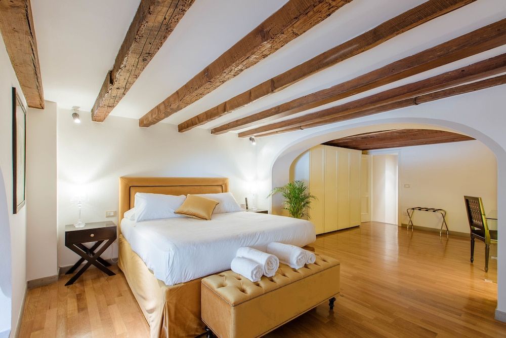Relais Tosinghi Gold Room 3