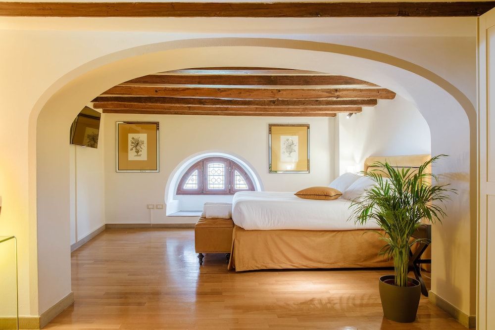 Relais Tosinghi Gold Room