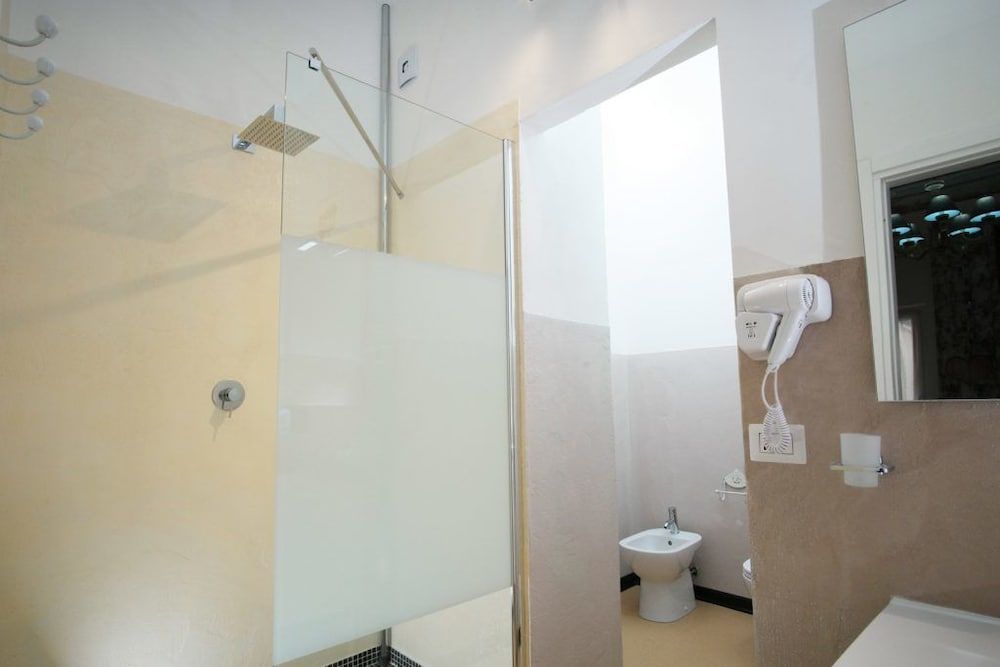 Milano Affittacamere Double Room, Private Bathroom (Shabby Chic) 2