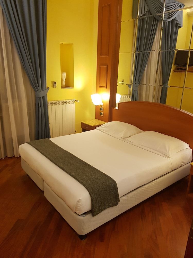 69 Manin Street Double Room 4