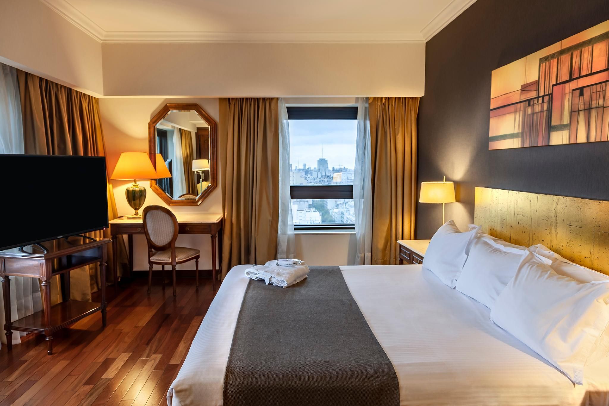 1 King Bed, Suite, Nonsmoking