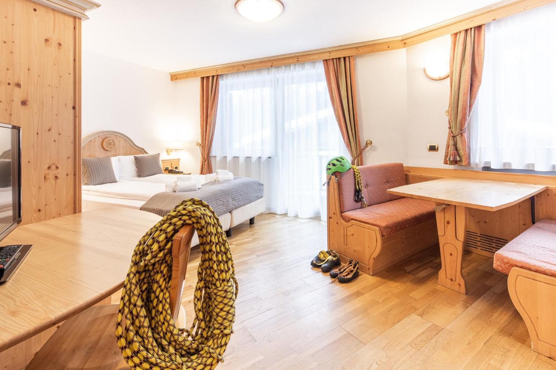 Superior Double or Twin Room with Mountain View