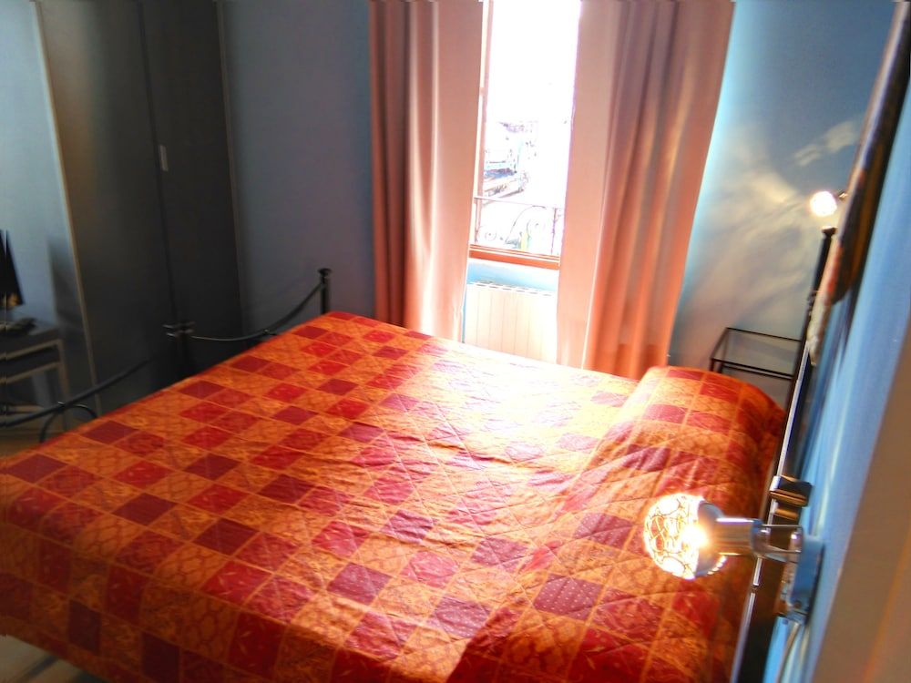 B&B Basilica Square Triple Room, Ensuite 5