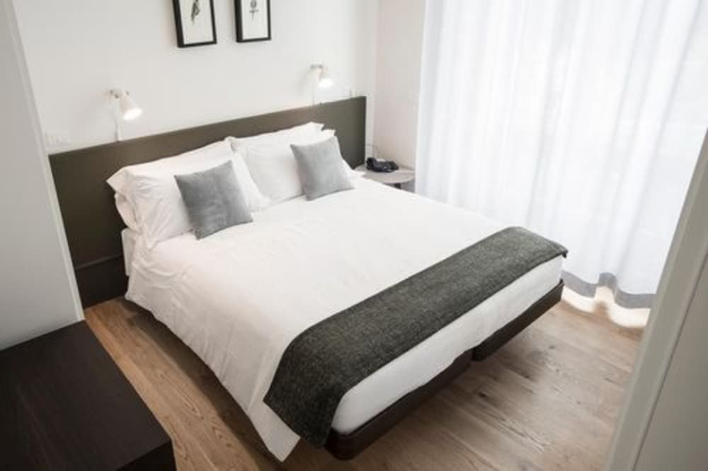 undefined 7Florence 2