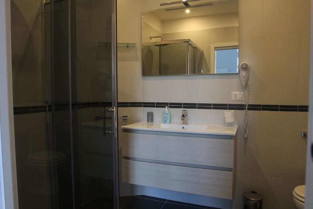 Base Napoli B&B Junior Suite, 1 Double Bed with Sofa bed, Ensuite, Partial Sea View 2